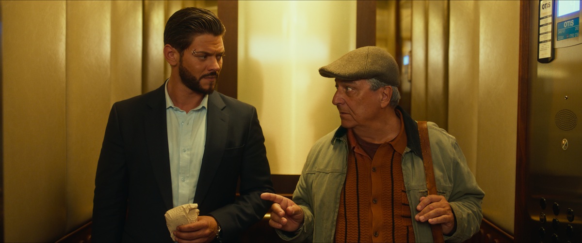 Fotograma de la pelicula 'Atrapa el millon' con Christian Clavier